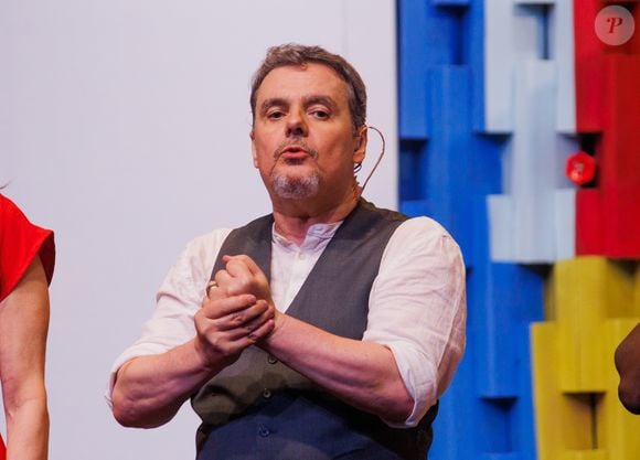 Cassio Gabus Mendes curtiu um comentário no Instagram que trazia críticas à nova versão escrita por Manuela Dias