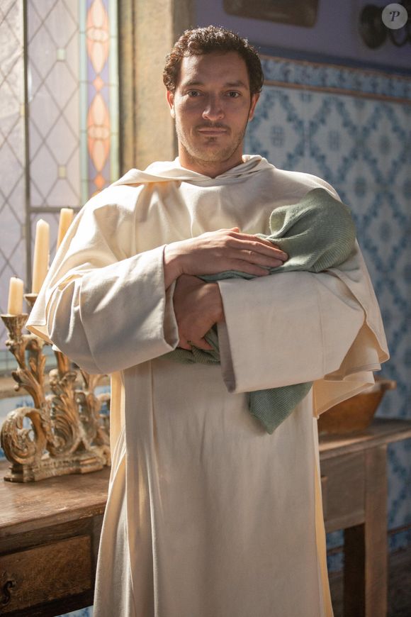 Allan Souza Lima antes do 'Dança dos Famosos 2025' foi 3º lugar no 'Dancing Brasil' e fez novelas na Globo (como 'Amor Perfeito', foto) e na Record