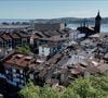 O vilarejo de Hondarribia possui um centro histórico que ainda preserva as antigas muralhas medievais