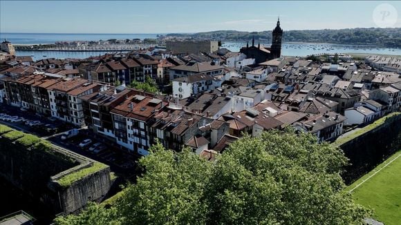 O vilarejo de Hondarribia possui um centro histórico que ainda preserva as antigas muralhas medievais