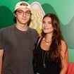 Em meio à polêmica do irmão, Benício, Joaquim Huck surge sorridente ao lado da namorada, Manoela Esteves. Fotos!