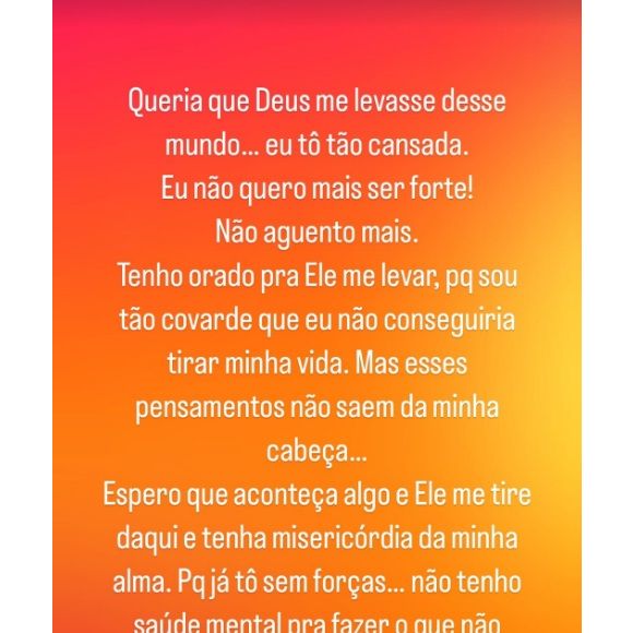Andressa Urach afirmou que por conta do trabalho e de quem precisa dela não pode buscar internação para tratar lado emocional