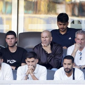 As expressões de Zinedine Zidane durante o jogo entre Argentina e Argélia chamaram atenção dos torcedores e rapidamente se espalharam pelas redes sociais. O motivo? O filho do ídolo francês, o goleiro Luca Zidane, sofreu três gols de Lionel Messi em uma única partida