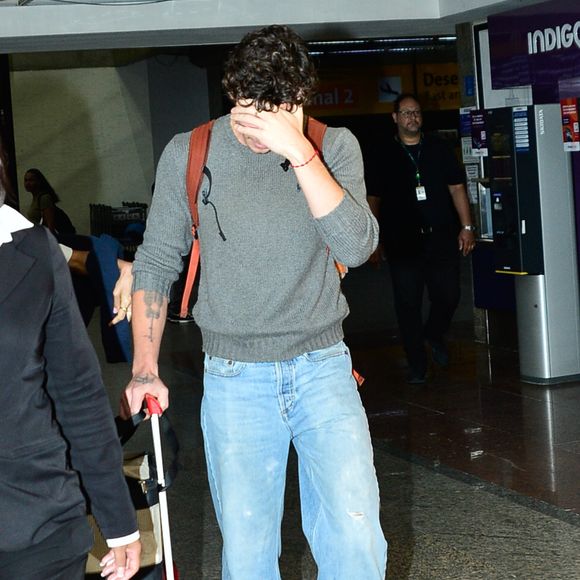 Shawn Mendes foi flagrado novamente com Bruna Marquezine nesta terça-feira (16)