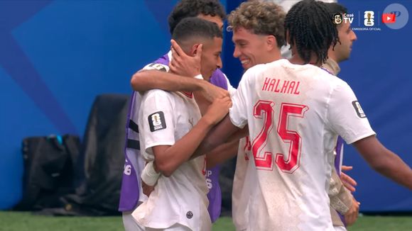 Ounahi, jogador de Marrocos na Copa 2026, já passou por algumas equipes da França como ngers e o Olympique de Marselhe - na foto, atleta comemora um dos gols contra o Canadá nas oitavas de final do Mundial