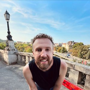 Thiago Pasqualotto revelou que descobriu o nome da pessoa que ventilou a fofoca em entrevista no canal de Arthur Pires