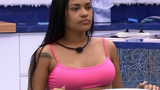 O que significa quando uma pessoa quer levantar da mesa assim que termina de comer, segundo a psicologia