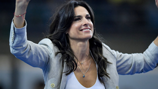 A Bershka se inspira em Gabriela Sabatini para criar blazers confortáveis e elegantes, que vão fazer sucesso entre mulheres com mais de 50 anos
