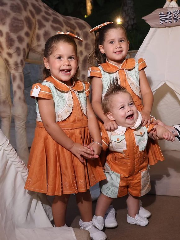 Maria Flor, Maria Alice e José Leonardo em aniversário do caçula