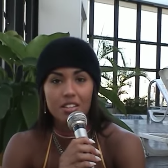 Carreira de Gracyanne Barbosa começou em 1999, quando se tornou dançarina do Tchakabum