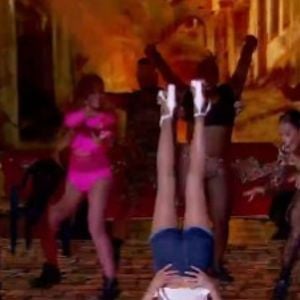 Ticiane Pinheiro reprisou o icônico momento em que dançou o ‘Quadradinho de 8’ durante sua participação no ‘Domingão com Huck’ deste domingo (08)