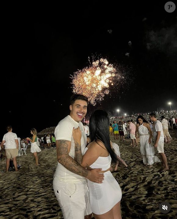 Mulher de Pedro, ex-BBB 26, apagou as fotos com o marido de sua rede social após ele deixar o reality, onde havia recordado traição dele