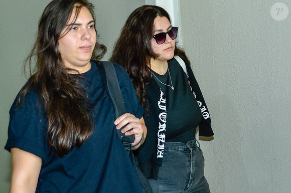 Velório de Gerson Brenner: filha do ator e de Denize Taccto, Vica Brenner não falou com a imprensa ao chegar na despedida ao pai