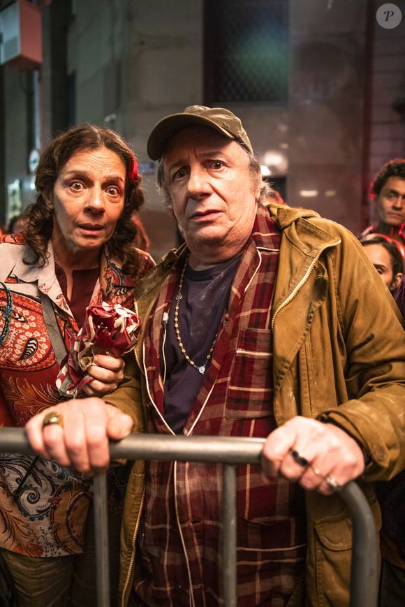 Eusébio (Marco Nanini) e Dorotéia (Rosi Campos) lembram de Matilde (Laura Cardoso) assim que Maria da Paz (Juliana Paes) deu à luz na novela 'A Dona do Pedaço'