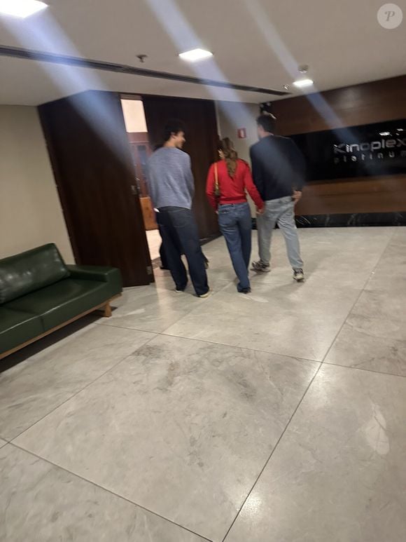 Bruna Marquezine e Shawn Mendes já haviam sido flagrados em ida ao cinema