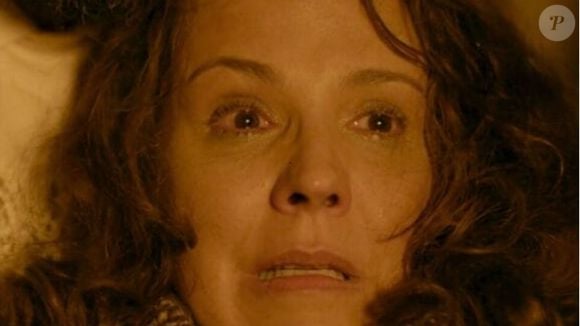 Emília segue com mágoa de Vitória nos dias atuais da novela 'Além do Tempo'