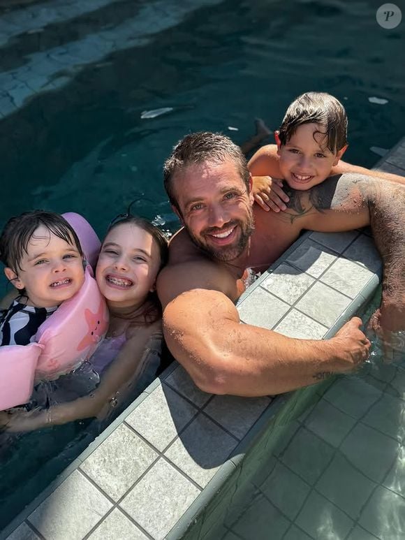 Rafael Cardoso é pai de Aurora e Valentim, seus filhos com Mari Bridi, e Helena, sua filha com a psicóloga Carol Ferraz
