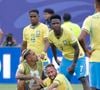 Após eliminação do Brasil na Copa do Mundo 2026, Vinicius Junior consolou Neymar; na web, atacante fez promessa: 'Lutarei pelo nosso sonho de voltar ao topo do mundo'