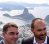 Irmã de Flávio, Eduardo Bolsonaro afirmou que mora “de aluguel” e enfrenta dificuldades financeiras, segundo reportagem do The Intercept Brasil. Em um vídeo publicado no Instagram em 17 de maio, o ex-deputado negou ser dono de outra casa nos Estados Unidos, em Arlington, e disse ter dificuldades para 'honrar as parcelas' de um imóvel financiado no Brasil. As declarações foram feitas em meio a questionamentos sobre seu padrão de vida no exterior