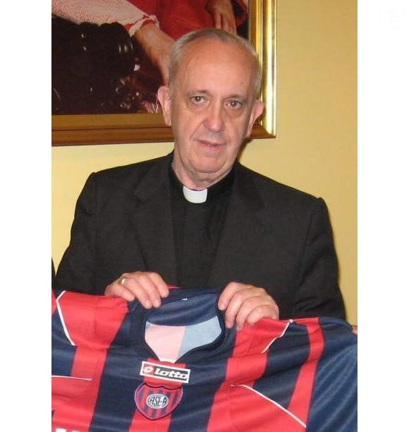 Sem data definida: Papa Francisco em mais um clique com a camiseta do San Lorenzo