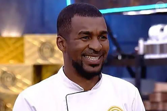 Ex-zagueiro com passagem pelo futebol brasileiro e experiência em Copa do Mundo, Frickson Erazo surpreendeu ao vencer o MasterChef Celebrity no Equador