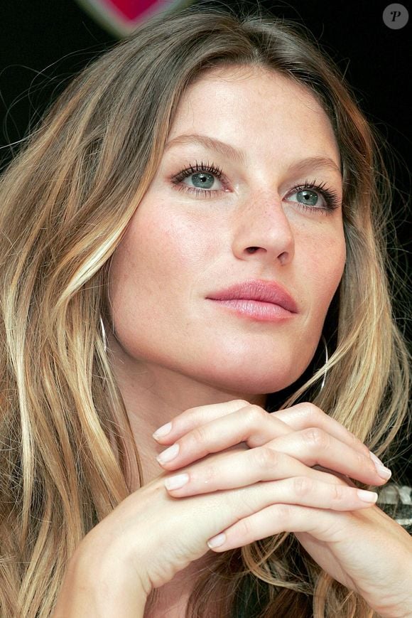 O segredo da boa forma de Gisele Bündchen vai além da dieta e inclui meditação e musculação