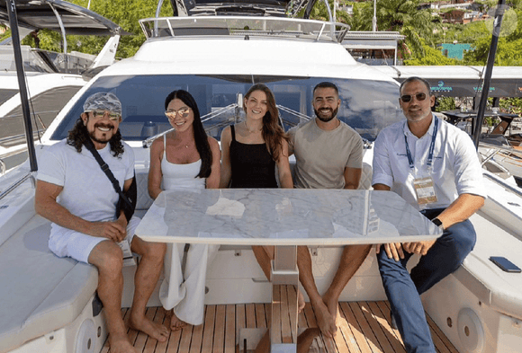 O cantor Bell Marques aposta no universo náutico como extensão do lazer em família