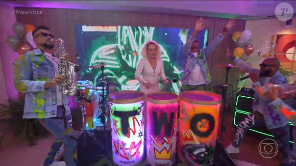 A atração contou ainda com a presença do grupo “Two Beats Live” e seus instrumentos iluminados