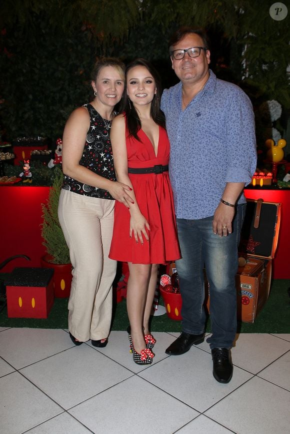 A Justiça também determinou que os fonogramas e videofonogramas produzidos por Larissa Manoela durante a vigência do contrato pertencem à artista