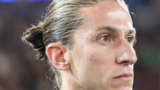 Demitido do Flamengo, Filipe Luís se defende na Justiça em acusação de venda de carro de luxo com graves problemas