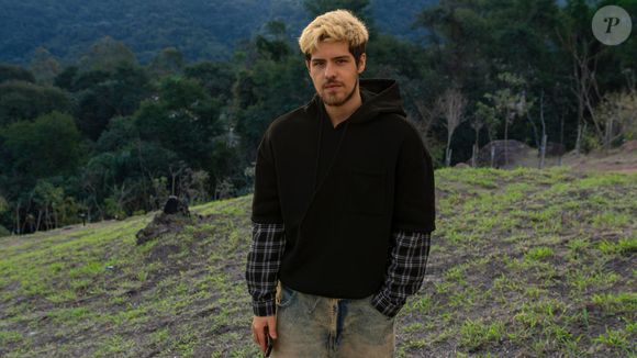 Raul (Paulo Mendes) vive dias de mendigo na novela Três Graças