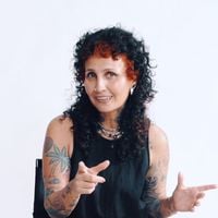 Carla Biriba, hair stylist e cabeleireira, sobre a melhor forma de reduzir os danos ao cabelo: 'A verdadeira beleza de um cabelo saudável nasce do conhecimento e do respeito às necessidades da fibra capilar'