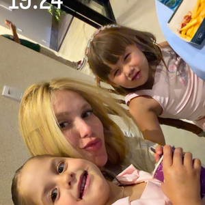 Virgínia Fonseca mostrou que Maria Alice já descobriu um novo passatempo. A influenciadora revelou que a filha aprendeu a jogar videogame com Zé Felipe e se divertiu com a novidade nas redes sociais