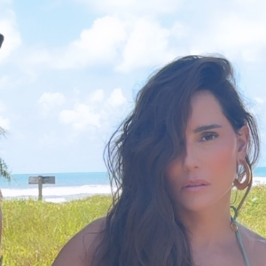 No café da manhã, Deborah Secco comia duas fatias de queijo minas e duas de blanquet de peru com um suco natural ou meio mamão pequeno