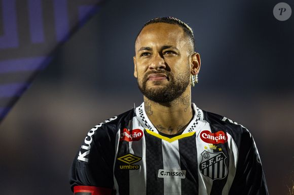 Neymar ainda precisou lidar com uma suspensão