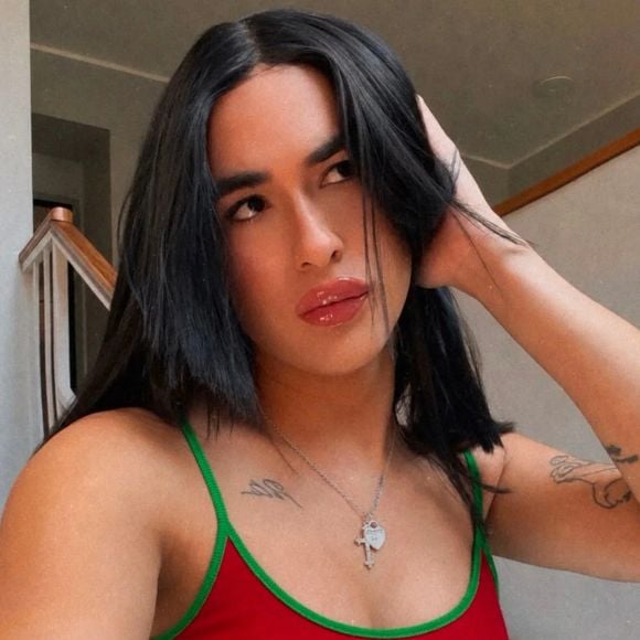 A modelo Nina Hoffmann afirmou que Vini Jr. teria reagido a uma foto sua sensual publicada nas redes sociais