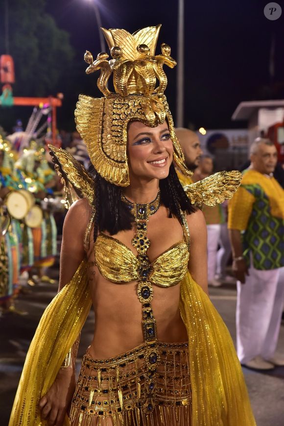 Paolla Oliveira brilhou como rainha de bateria da Grande Rio por cinco carnavais consecutivos, mas também já teve passagens pela escola nos anos 2000