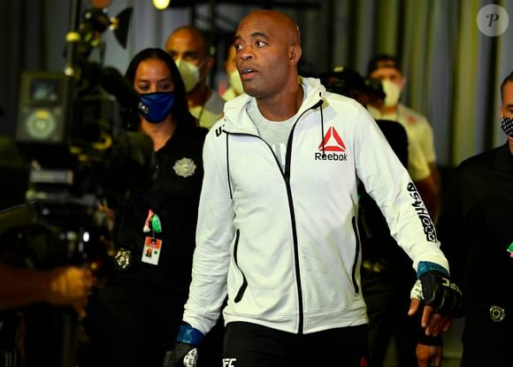 Anderson Silva vai quase dobrar o patrimônio com o dinheiro da ação