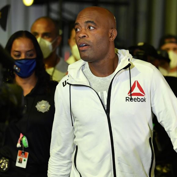 Anderson Silva vai quase dobrar o patrimônio com o dinheiro da ação