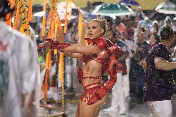 A chuva forte complicou o ensaio técnico da Grande Rio
