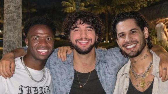 Zé Felipe e Vini Jr. surgem 'juntos' em foto com Nattan após polêmica envolvendo ex e atual de Virgínia e web reage: 'Você é o cão'