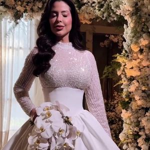 Vestido de noiva de Laís Caldas é obra da estilista Thierly Clem