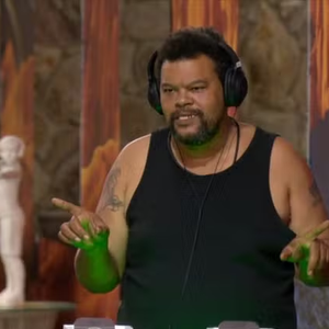 Babu Santana assistiu a cenas do Sincerão onde foi chamado de traidor pela colega de confinamento e garante que se sente envergonhado pela reação