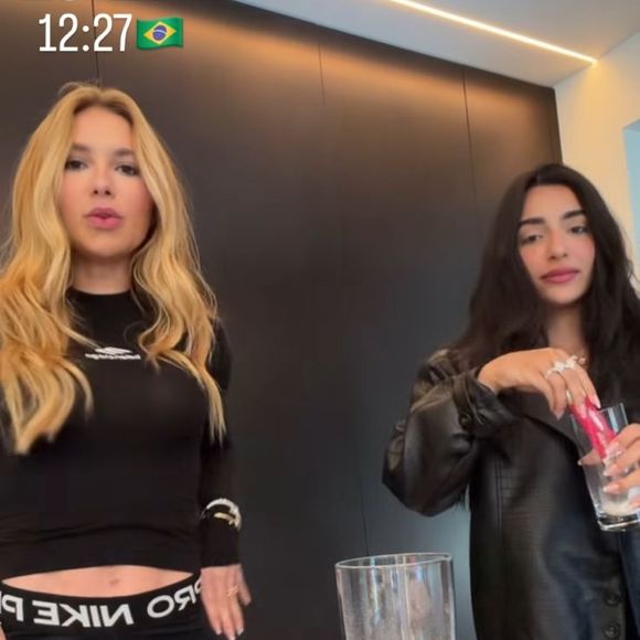 'Presente simples', mas cheio de significado, une moda, romantismo e patrocínio da Nike no namoro mais comentado do momento