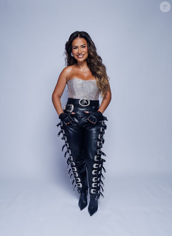 Simone Mendes escolheu calça já usada por Beyoncé