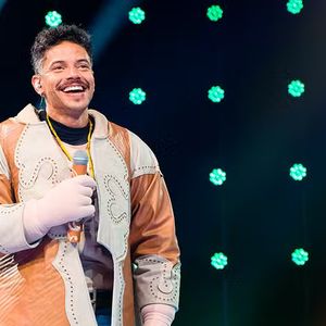 No palco do 'The Masked Singer', Paulo Lessa revelou que essa foi uma experiência desafiadora e divertida