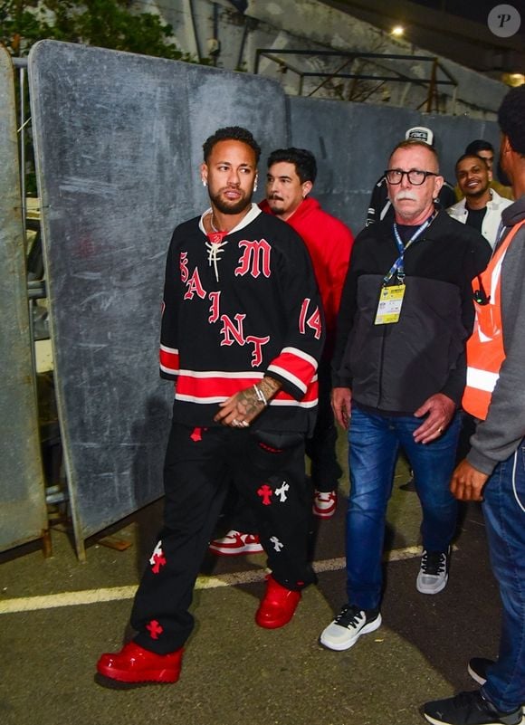 Neymar pode ter que pagar verbas rescisórias, FGTS, multa, pagamento de horas extras e intervalos, indenização por dano moral, despesas médicas e pensão