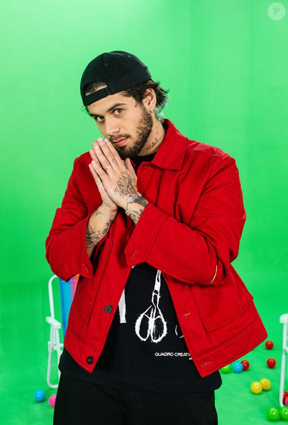 Zé Felipe garante que a disputa não atrapalhou a relação com a influencer. Ele revela que os dois não conversam sobre o tema