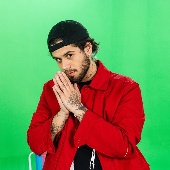 Zé Felipe garante que a disputa não atrapalhou a relação com a influencer. Ele revela que os dois não conversam sobre o tema