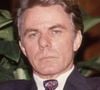 'A banana me persegue até hoje!': em 1989, um famoso político corrupto fugiu de avião do Brasil ofendendo o país em cena de novela da Globo; quase 40 anos depois, ator Reginaldo Faria, de 89 anos, ainda é lembrado pela sequência